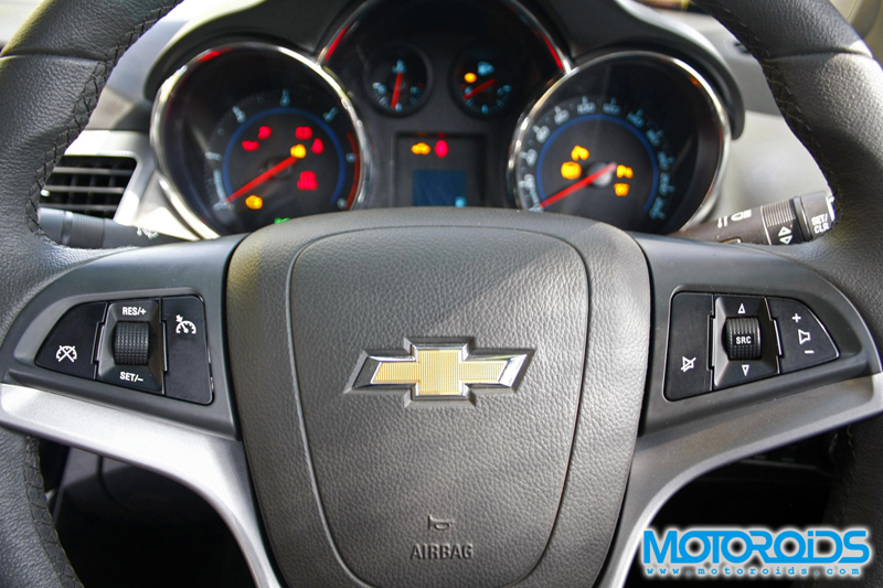 chevrolet cruze steering wheel motoroids 